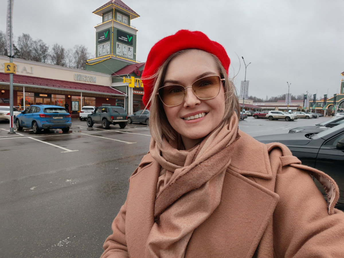 Специально снялась в берете, а то я всё в косынках. ❣️