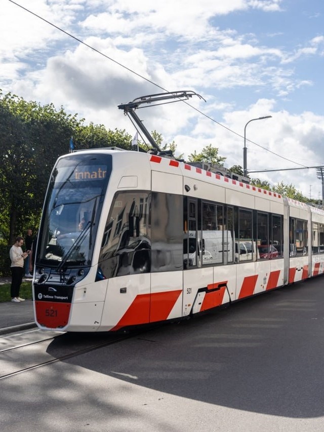 Трамвай Pesa Twist на улицах Таллинна 