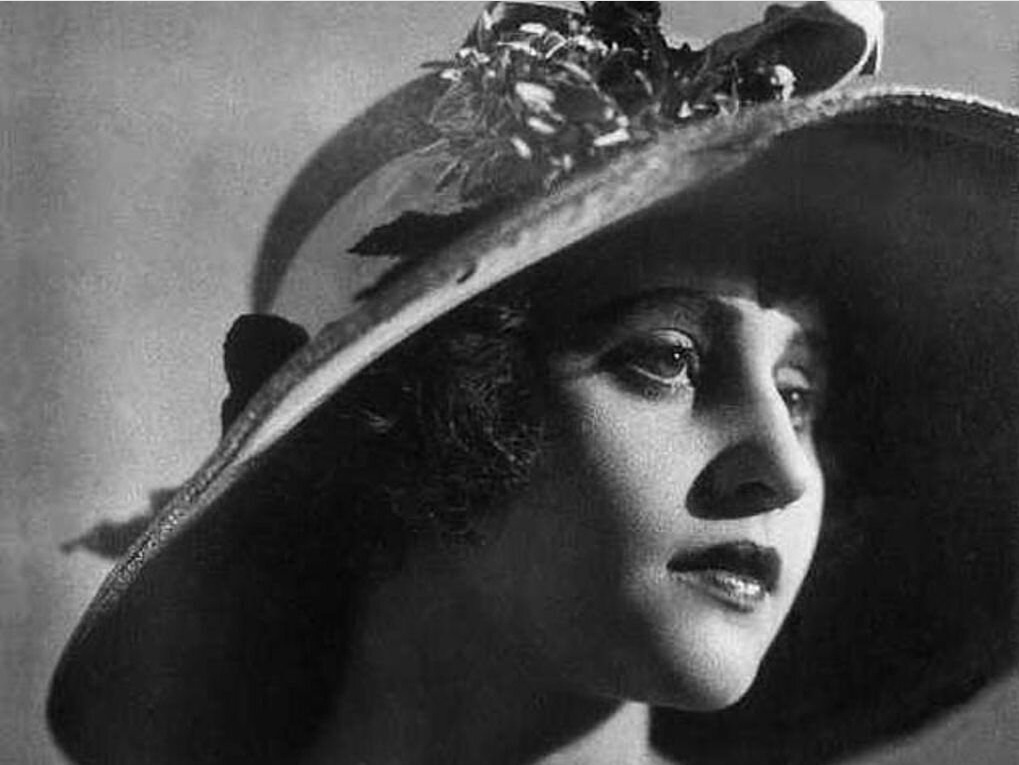 Вера Холодная