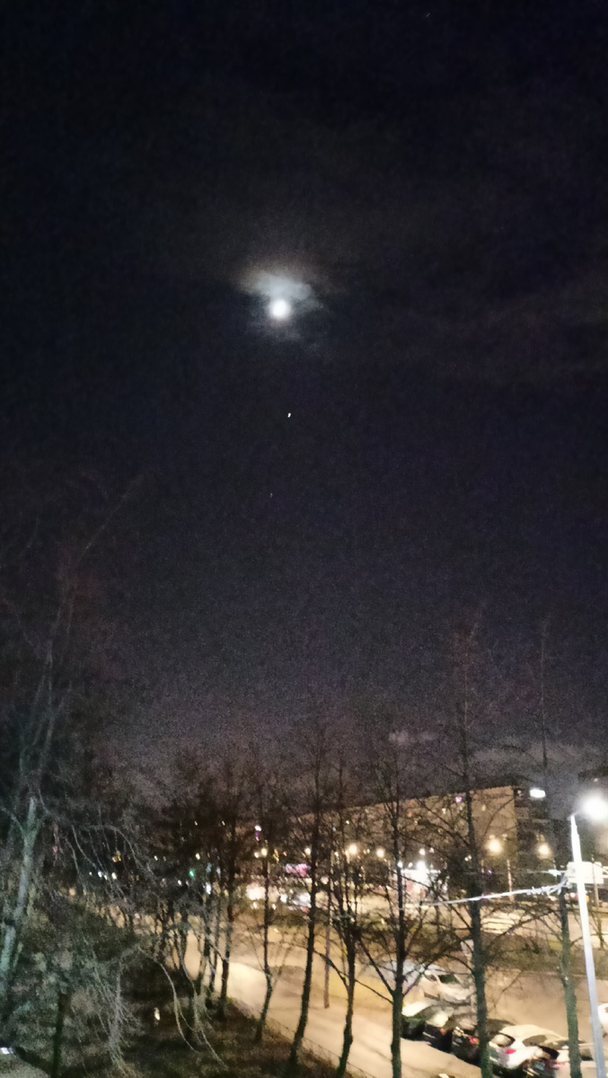 Фото автора. 23,15. СПб.