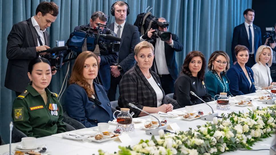 Почти все матери, участвовавшие во встрече, работают сейчас в фонде «Защитники Отечества».📷Фото: Владимир Новиков / Пресс-служба мэра и правительства Москвы / РИА Новости