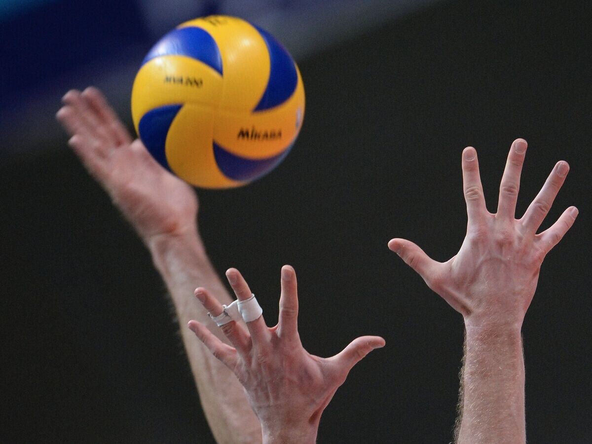    Волейбольный мяч© РИА Новости / Алексей Куденко