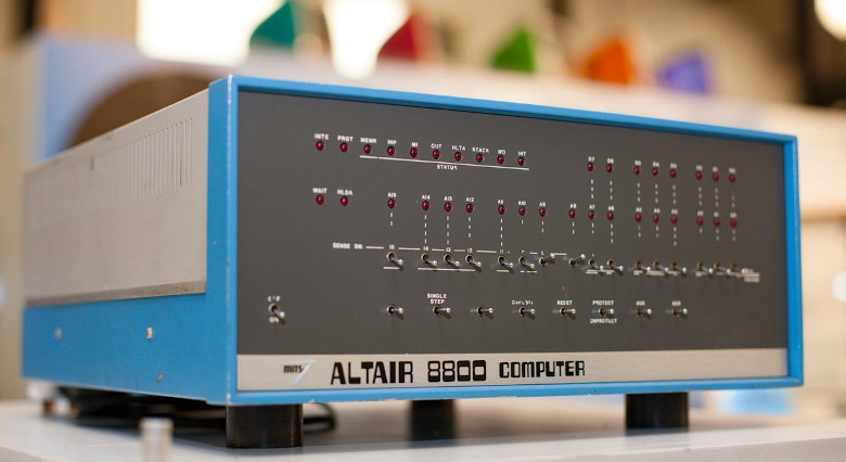 Altair 8800 Источник: изображение взято в свободном доступе из интернета (Яндекс.Картинки).