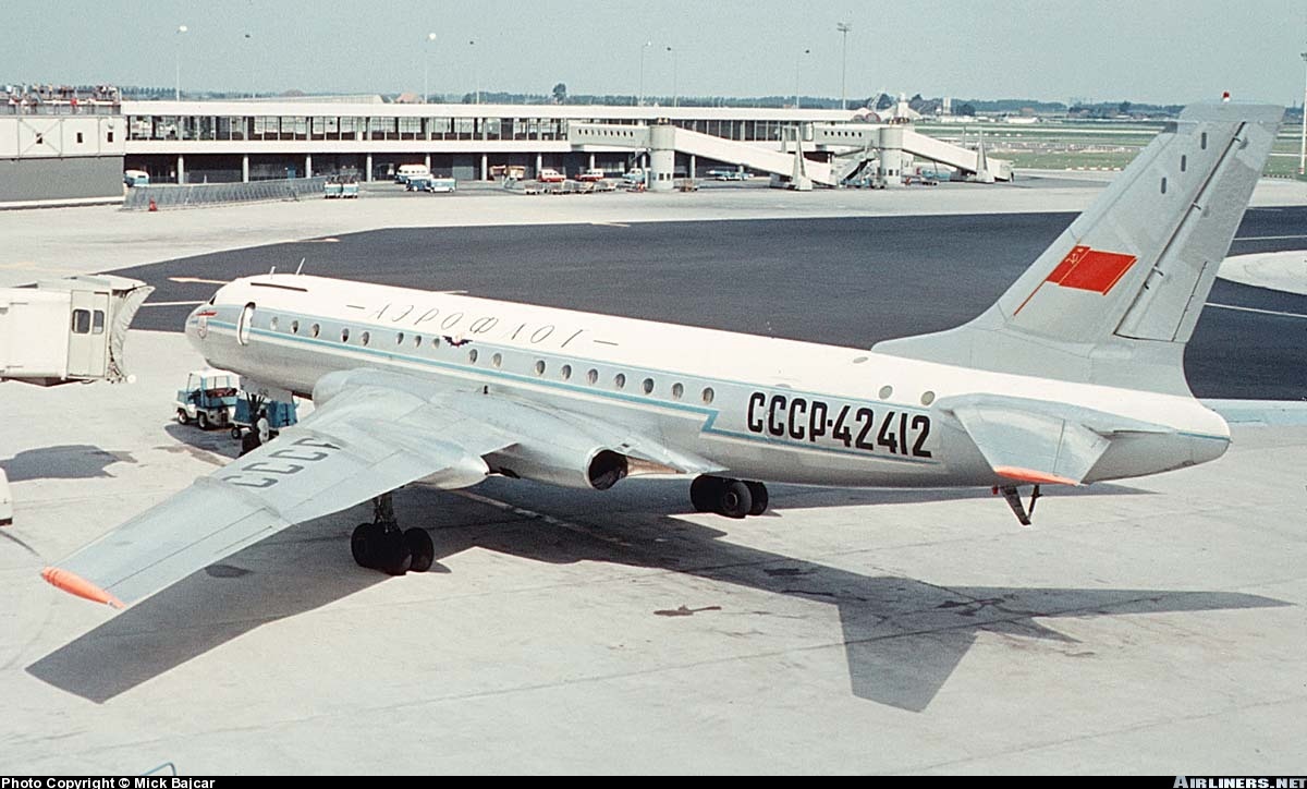 Ту-104