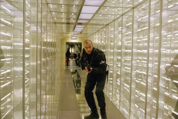 Источник: кадр из фильма «Обитель зла» https://www.kinopoisk.ru/picture/2428538/