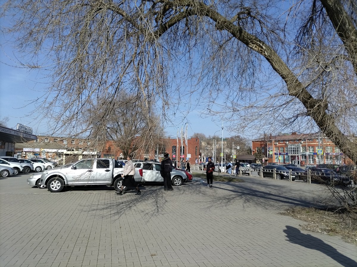 По дороге на набережную 