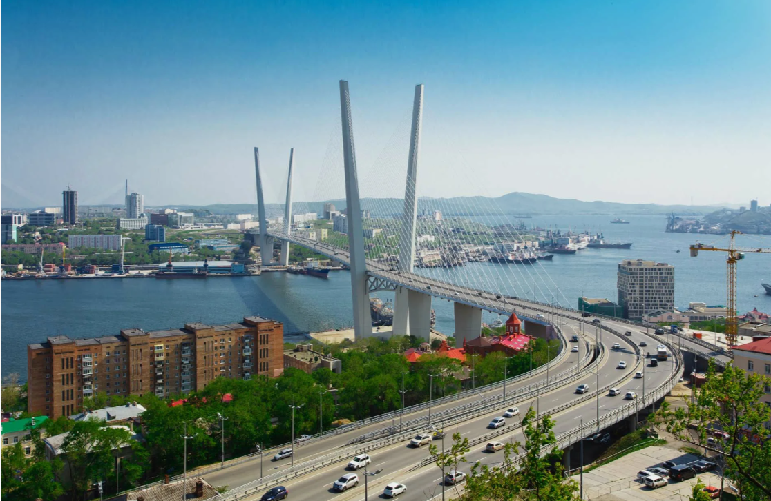 Выход из Золотого рога в пролив Босфор Восточный и к острову Русский