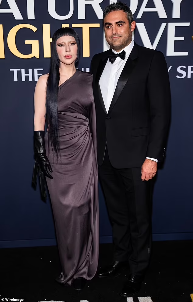 Леди Гага рассказала, как нестандартное предложение руки и сердца от её жениха Майкла Полански вдохновило её на написание песни для грядущего альбома Mayhem