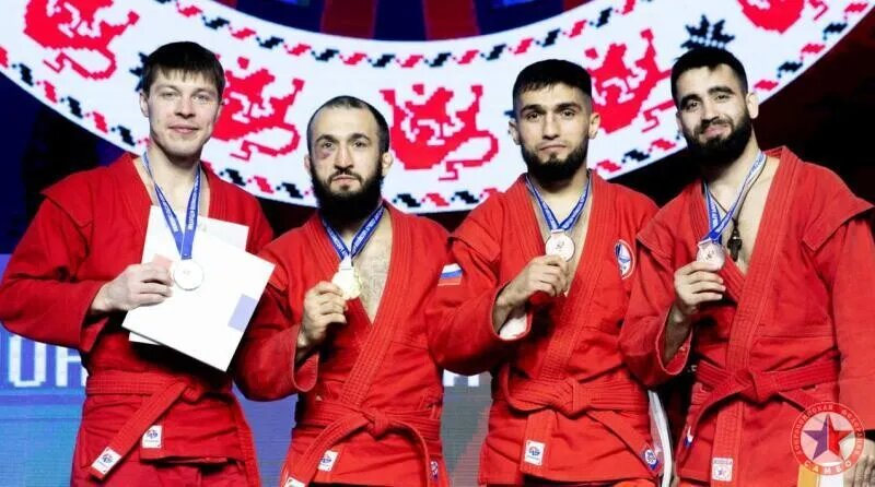 Шейх-Мансур Хабибулаев (второй слева) / Всероссийская федерация самбо