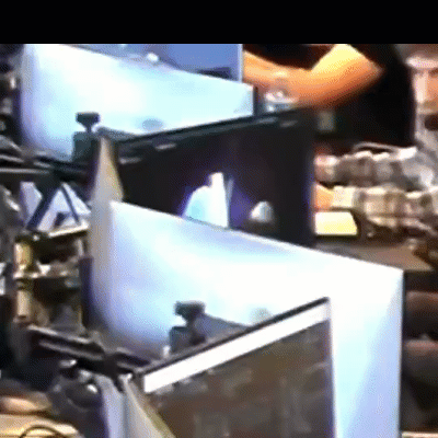 Момент аварии Starship на одном из мониторов в ЦУП SpaceX