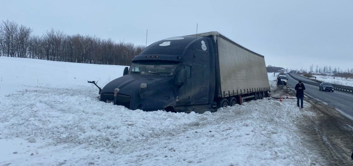   На автодороге Самара-Оренбург в аварии с фурой пострадала 11-месячная малышка Андрей Севостьянов