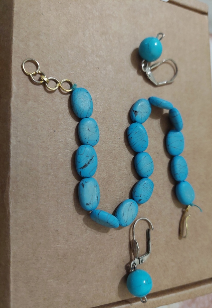 Мой самый любимый комплект украшений. Пластик, самонаборный. 