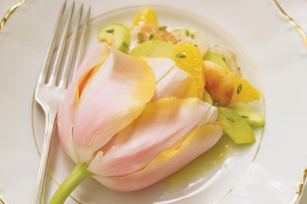 Салат из гребешков и апельсинов в тюльпане, https://www.ricardocuisine.com/recettes/4096-salade-de-petoncles-et-d-oranges-dans-une-tulipe