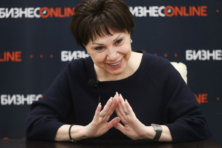    Тереза Дурова: «Любите себя! Это очень просто: окружайте себя радостью, не давайте вокруг себя создавать поле негатива».   
Фото: Андрей Титов