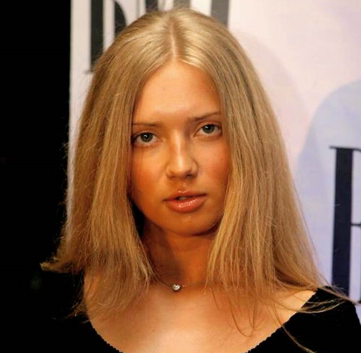 Изображение из свободного доступа: певица Юлия Ахонькова, «У губ твоих конфетный, конфетный вкус»