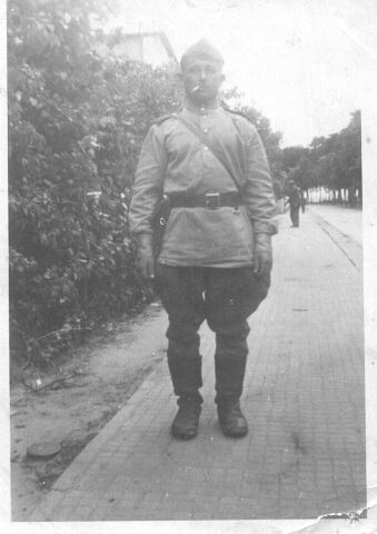 Фронтовое фото  С.М. Ладанова.