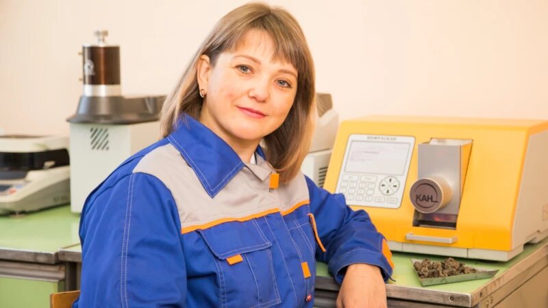     Пукалова Алла Юрьевна, начальник смены комбикормового комплекса АО «Мельник». Управление Алтайского края по промышленности и биотехнологиям