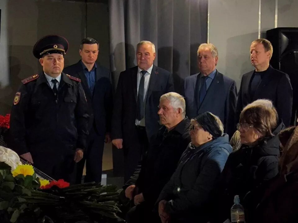    Прощание с главой Завьяловского района Николаем Онищенко. Источник: Егор Ковалев, alt.kp.ru