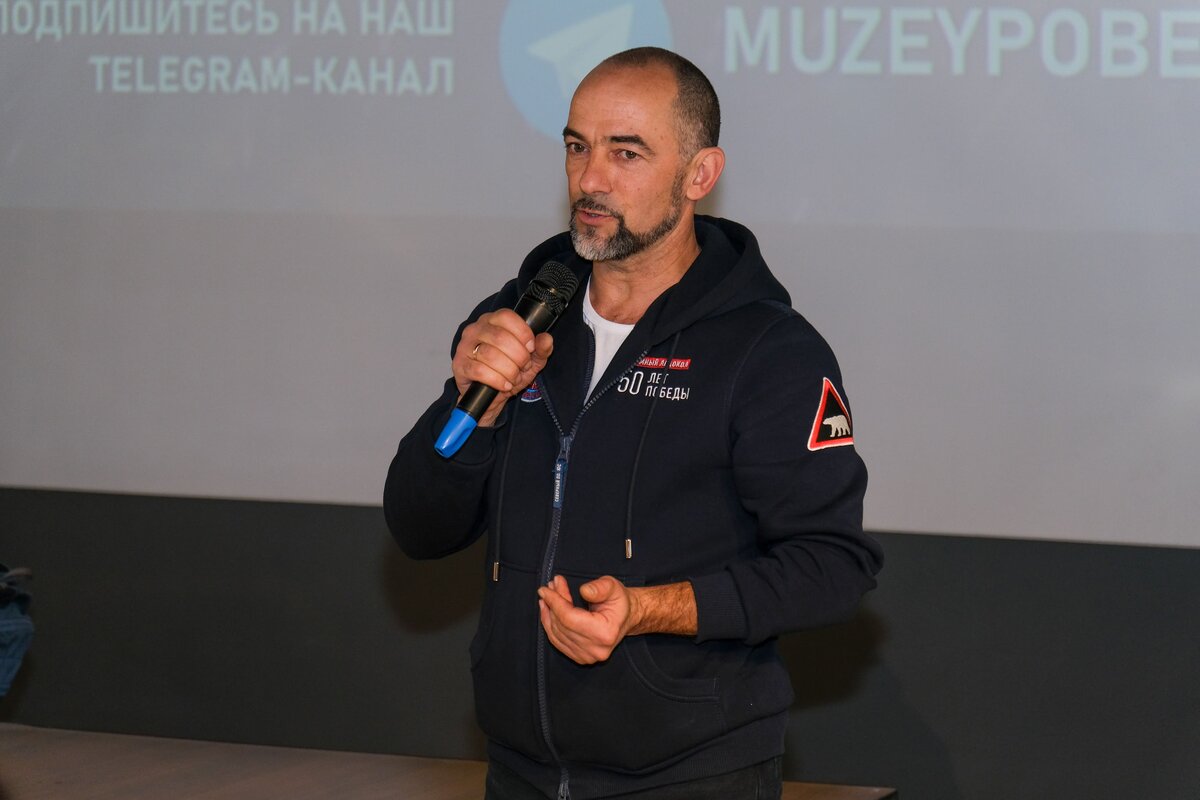    Школьники встретились со спортсменами сверхлегкой авиации в Музее Победы