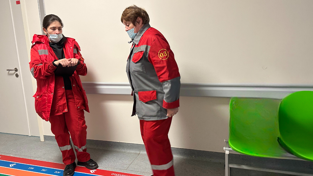 Вот наши герои, которые даже фотографироваться не хотят.