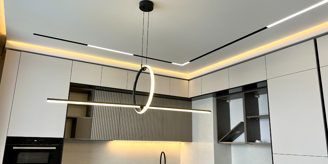 Электрика и натяжные потолки: что должно быть в помещении?