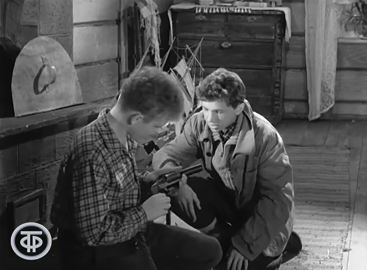 Кадр из фильма "Тени старого замка" (1966)