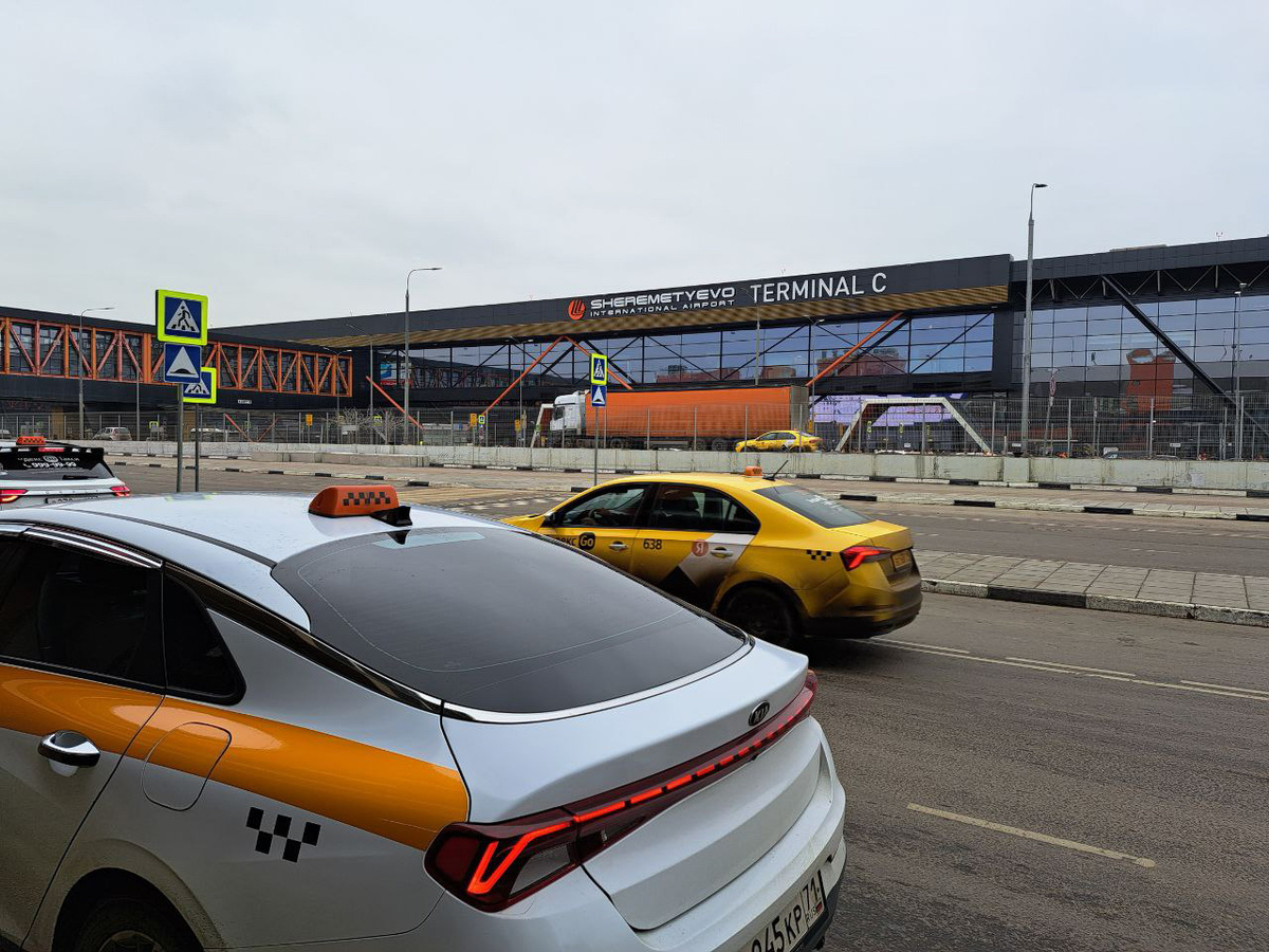 Таксисты выступают против нововведения.  Фото: Фото: ФедералПресс / Вера Романескул