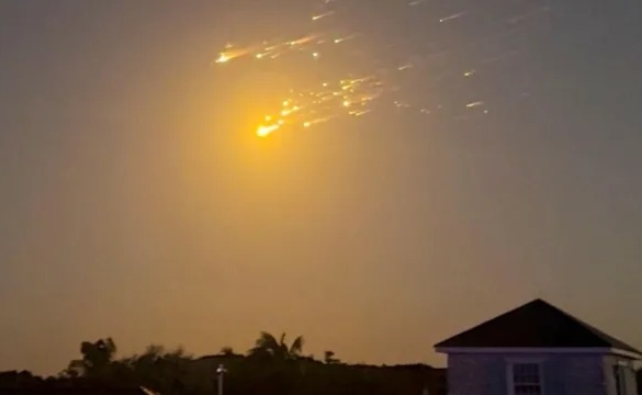 Было замечено падение обломков с Багамских островов.