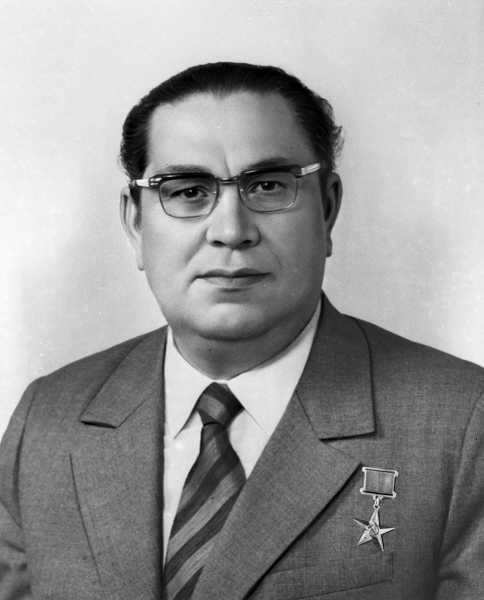 Зия Нуриев (1915–2012) — первый секретарь Башкирского обкома КПСС, который возглавлял республику с 1957 по 1969 год.  