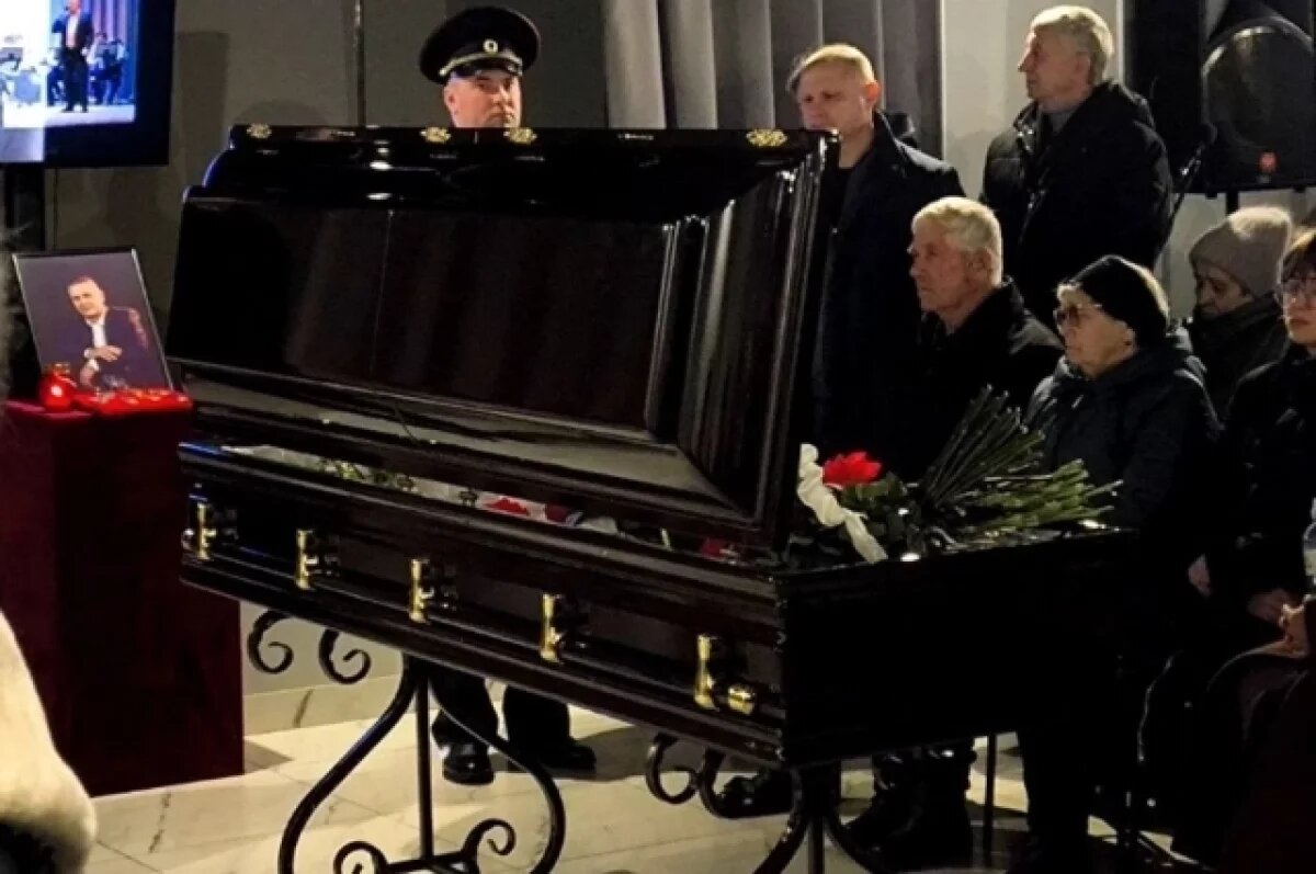    Появились кадры с похорон убитого главы района на Алтае