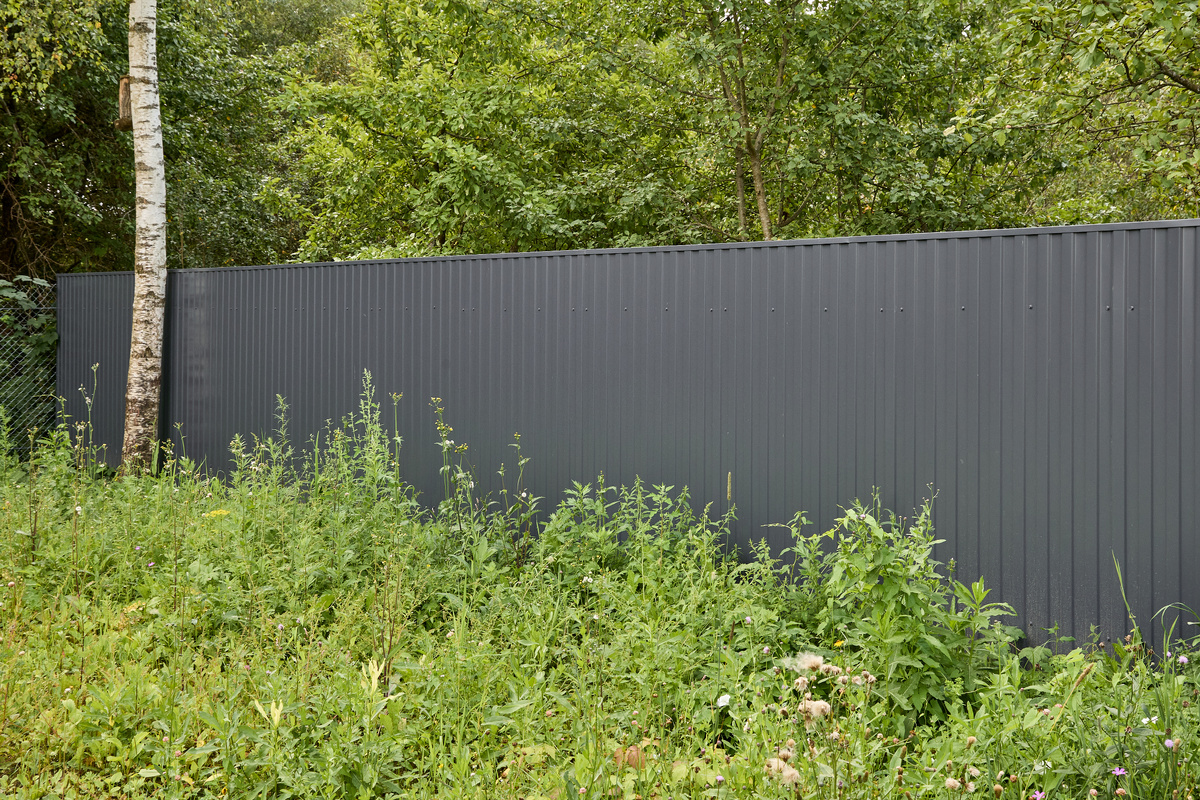                                            Забор из профнастила, RAL 7024 (графит)