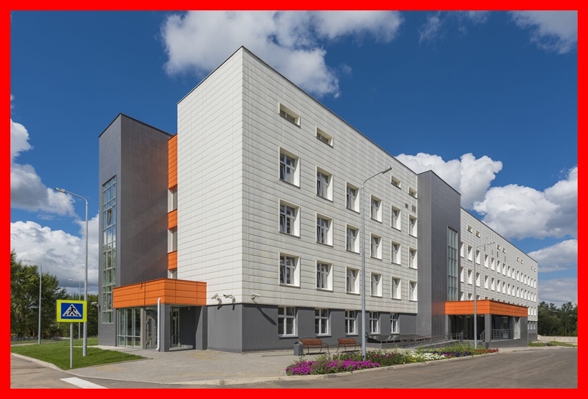 Новое здание больницы существенно отличалось от маленького 2-х этажного, построенного сразу после войны здания, где разещалась гинекология. Оно стояло во дворе новой больницы.