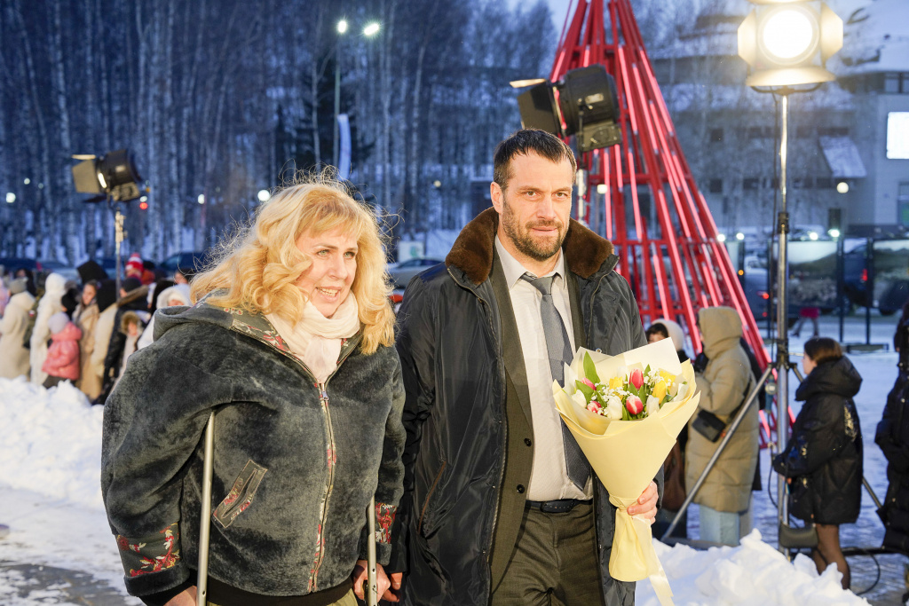    Эдуард Исаков прошёл по красной дорожке «Духа Огня» с чемпионкой мира Ольгой Сергиенко