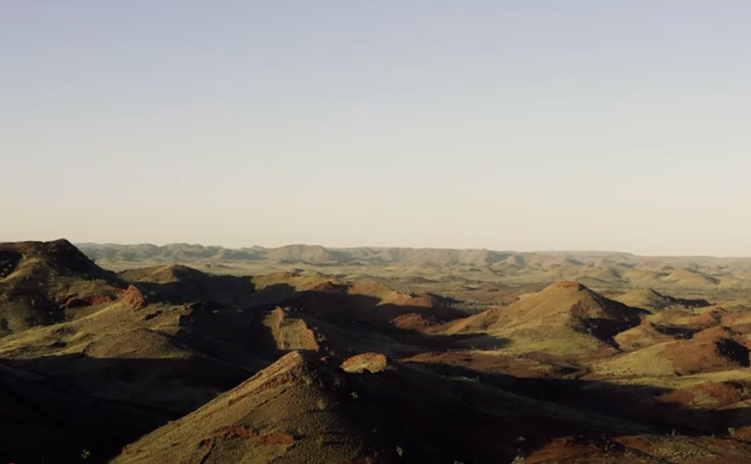 Местность в Австралии, куда 3,5 миллиарда лет назад упал крупный астероид