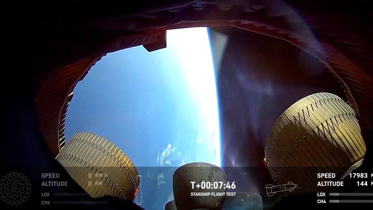    Начало пожара в двигательном отсеке / © SpaceX