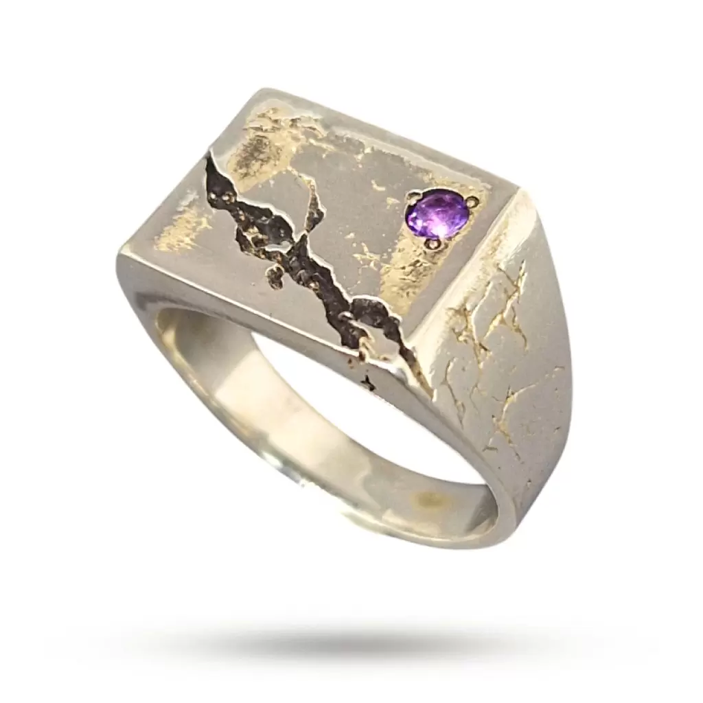 Авторское кольцо бренда Denisov & Gems с камнем аметист Кр d 2.5 0,06ct в оправе из серебра 925 пробы.
