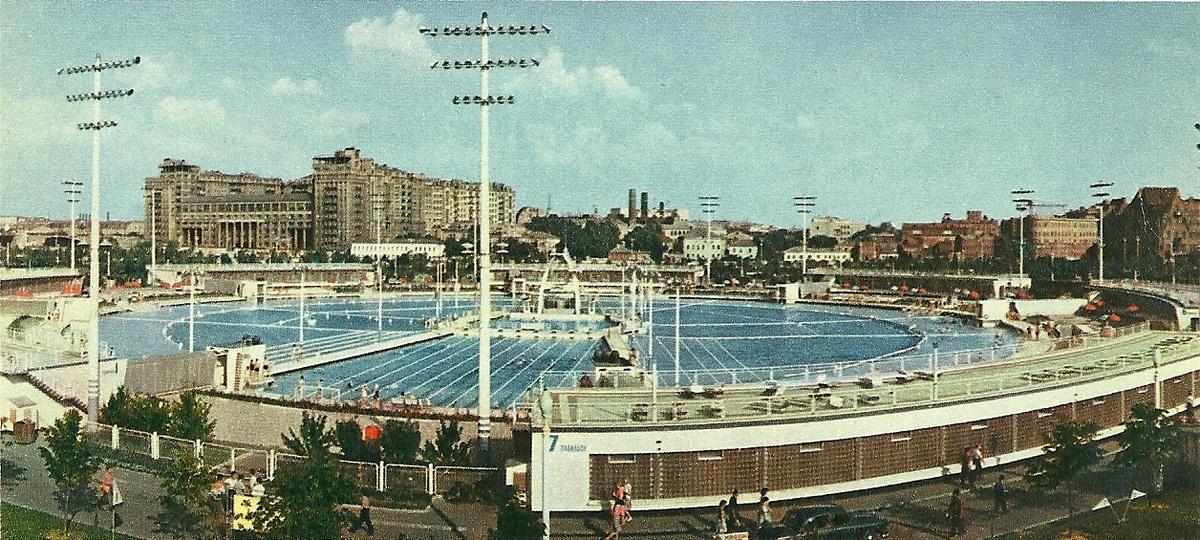 Бассейн "Москва". 1960-е годы.