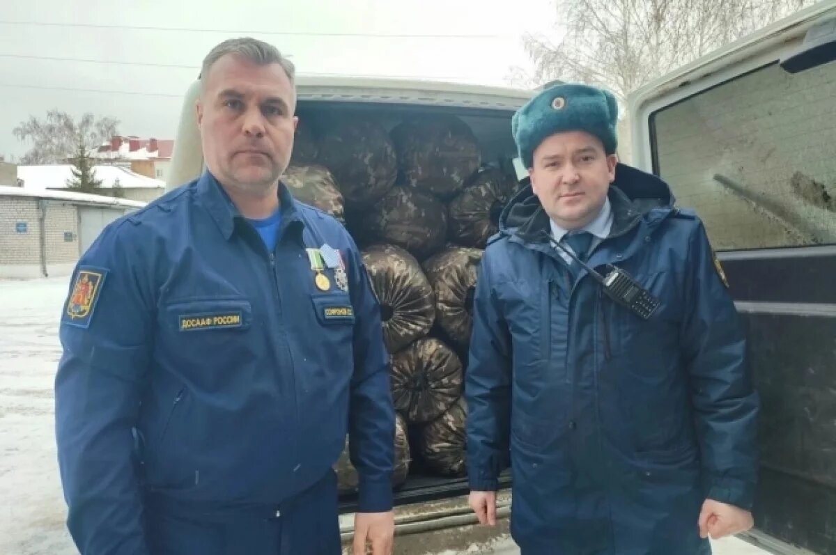    Сотрудники димитровградской колонии передали бойцам 48 спальных мешков