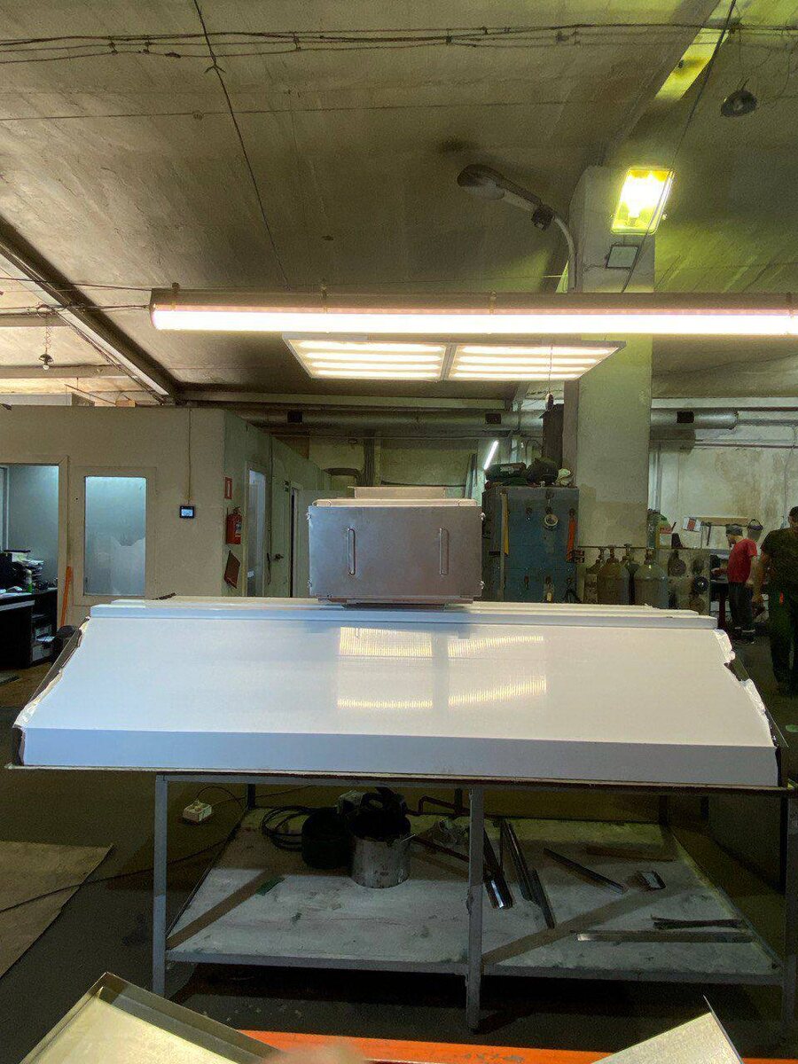 Вертикальный гидрофильтр ВФ2000 с вытяжным зонтом