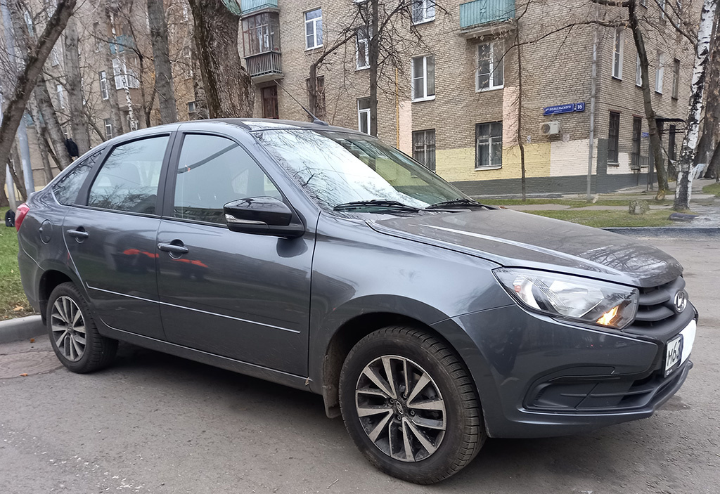 Lada Granta 1.6AT. Год выпуска / приобретения: 2022/2022. Общий / личный пробег: 48 500 / 48 480 км