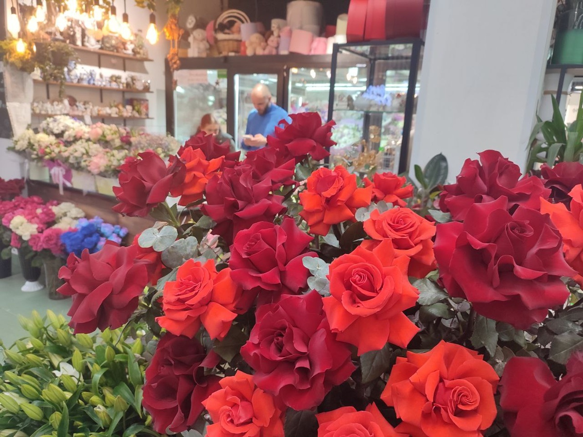 Флорист рассказал, что мужчины не дарят женщинам цветы.  Фото: ФедералПресс / Ирина Ромашкина