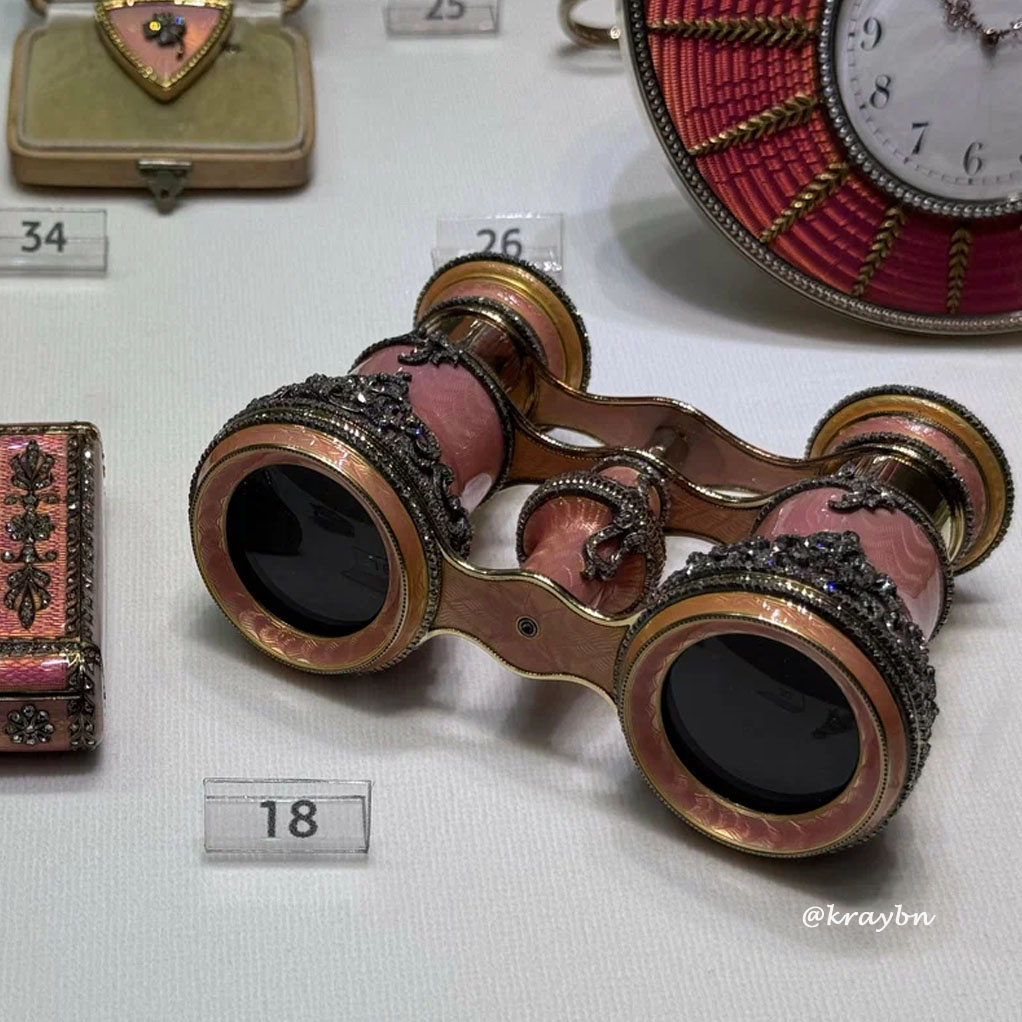 Экспонаты музея Фаберже (драгоценности настоящие!)