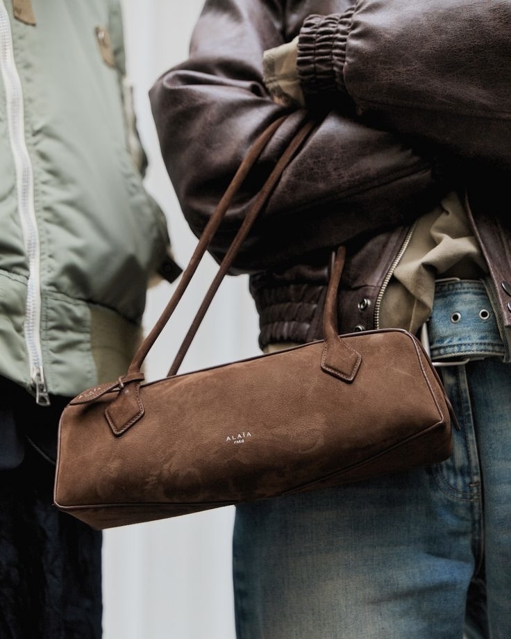 Те самые, сумки-бестселлеры последних лет от брендов Miu Miu, Alaia, The Row.
