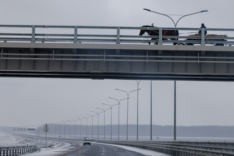    Платная дорога «Алексеевское — Альметьевск» продолжает работать бесплатно. Точной даты запуска платного режима пока нет.   
Фото: «БИЗНЕС Online»