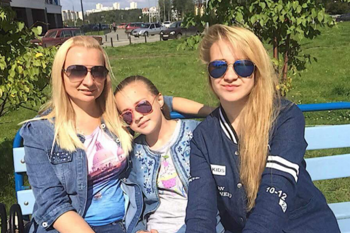 Елена и её дочери. Фото опубликовано «КП-Екатеринбург»