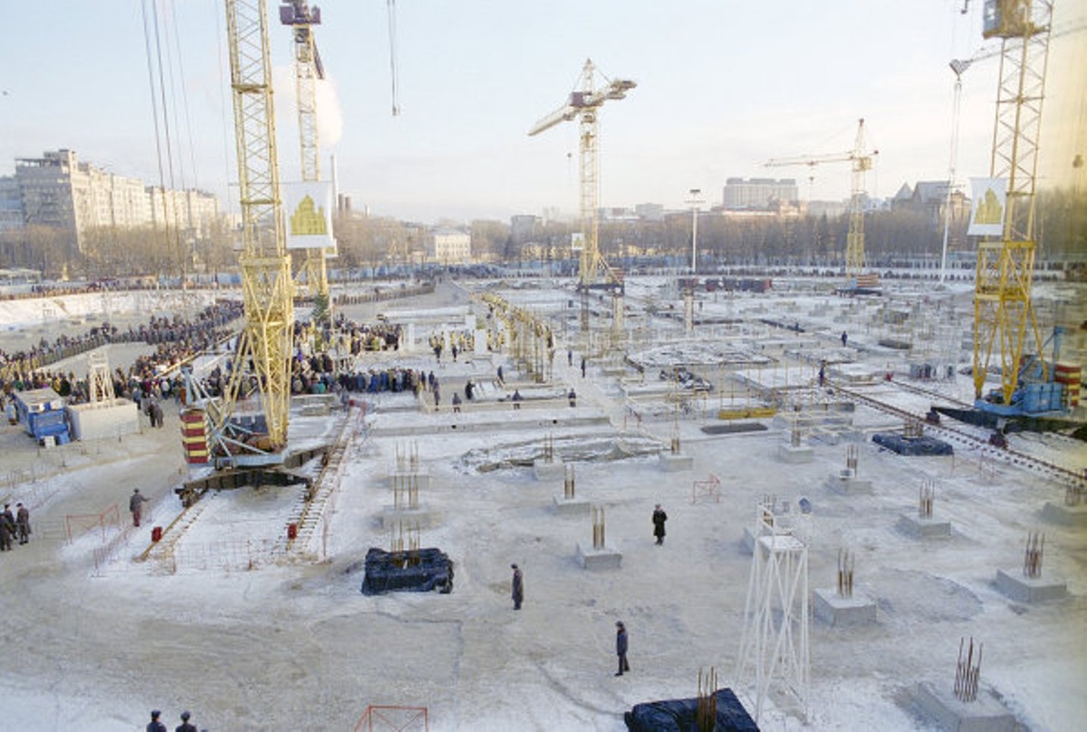 Начало возрождения Храма. 1994 год.