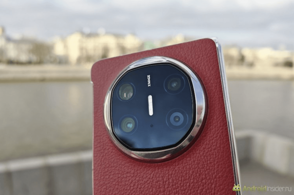    Спектральны сенсор в такой камере позволяет улучшить цветопередачу. Но как?