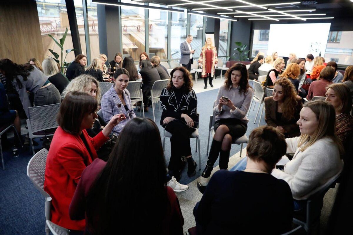 На встрече женских сообществ в Москве 11 февраля 2025 года