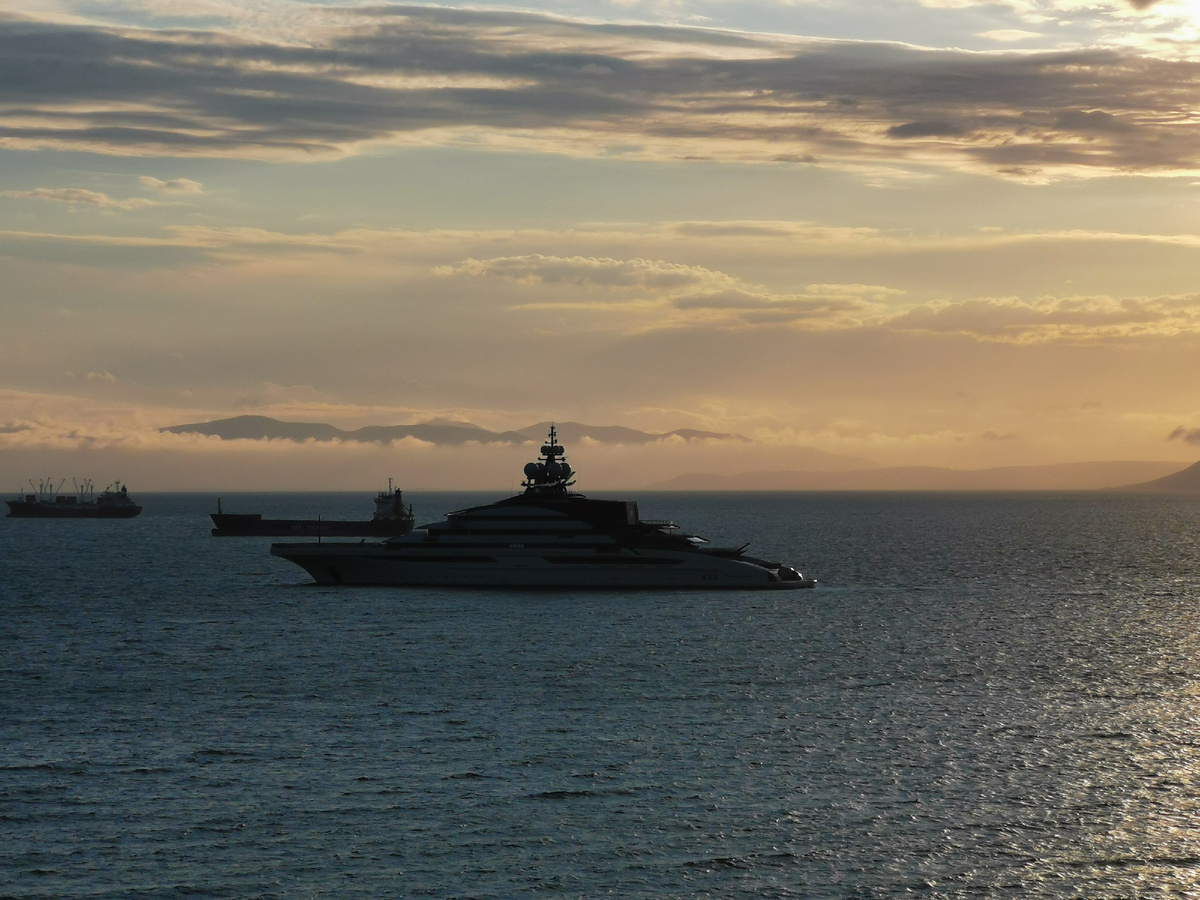 Корабли на рейде.