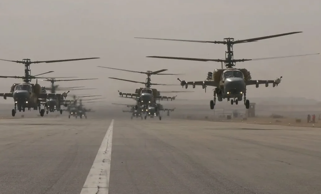 Египетские Ка-52 на учениях ВВС Египта и США Bright Star 2023. Теперь уже никто не вспоминает, как 8 лет назад наш вертолёт обливали в Египте информационной грязью. Это самая боевая единица египетской армейской авиации. Фото ВВС Египта